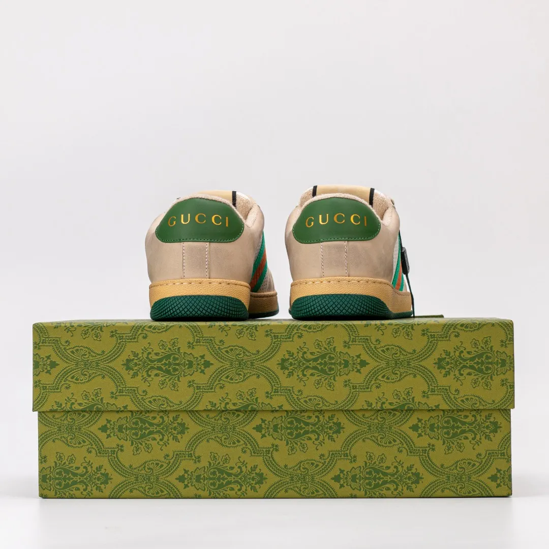 Factory price 580 [Higher version] GUCCI casual sports distressed small dirty shoes, polished cowhide fabric, hand-made distressed effect!  Original terry cloth, delicate, soft, comfortable and breathable. Privately molded steel-stamped two-color original TPU outsole (lower layer is wider, upper layer is narrower) to differentiate the wrong version of the outsole in the market. Fabric, material, outsole, detail comparison SIZE: 34-41, 38-45 regular size (women's 34, 41, men's 38, 45 customized, non-returnable and non-exchangeable) (women's colors and men's models need to be customized)
